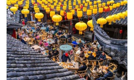 茅台古镇酒肆茶坊,红灯笼下的人间烟火